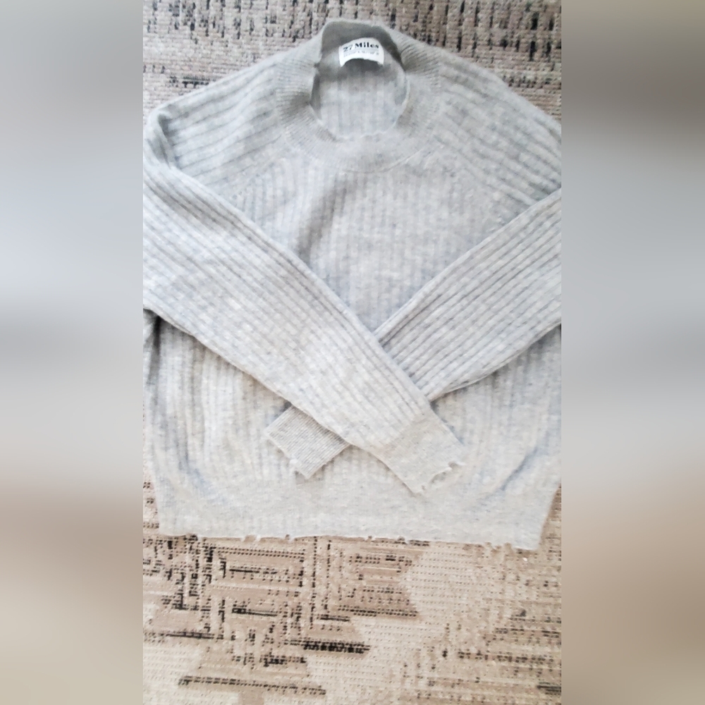 27 miles women 💯 grey Cashmere sweater